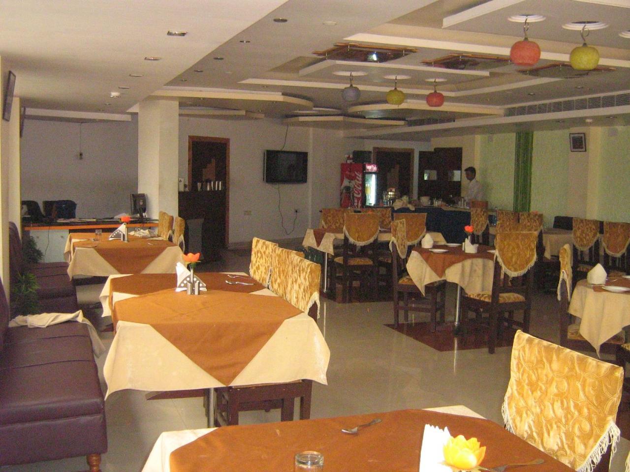 Hotel Ta-Tin Durgāpur Екстериор снимка